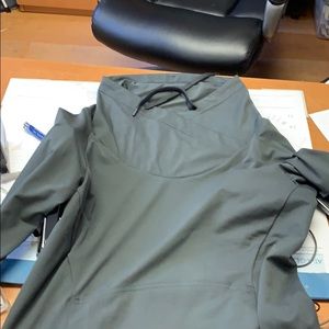 Arc’teryx varana women’s frock neck.